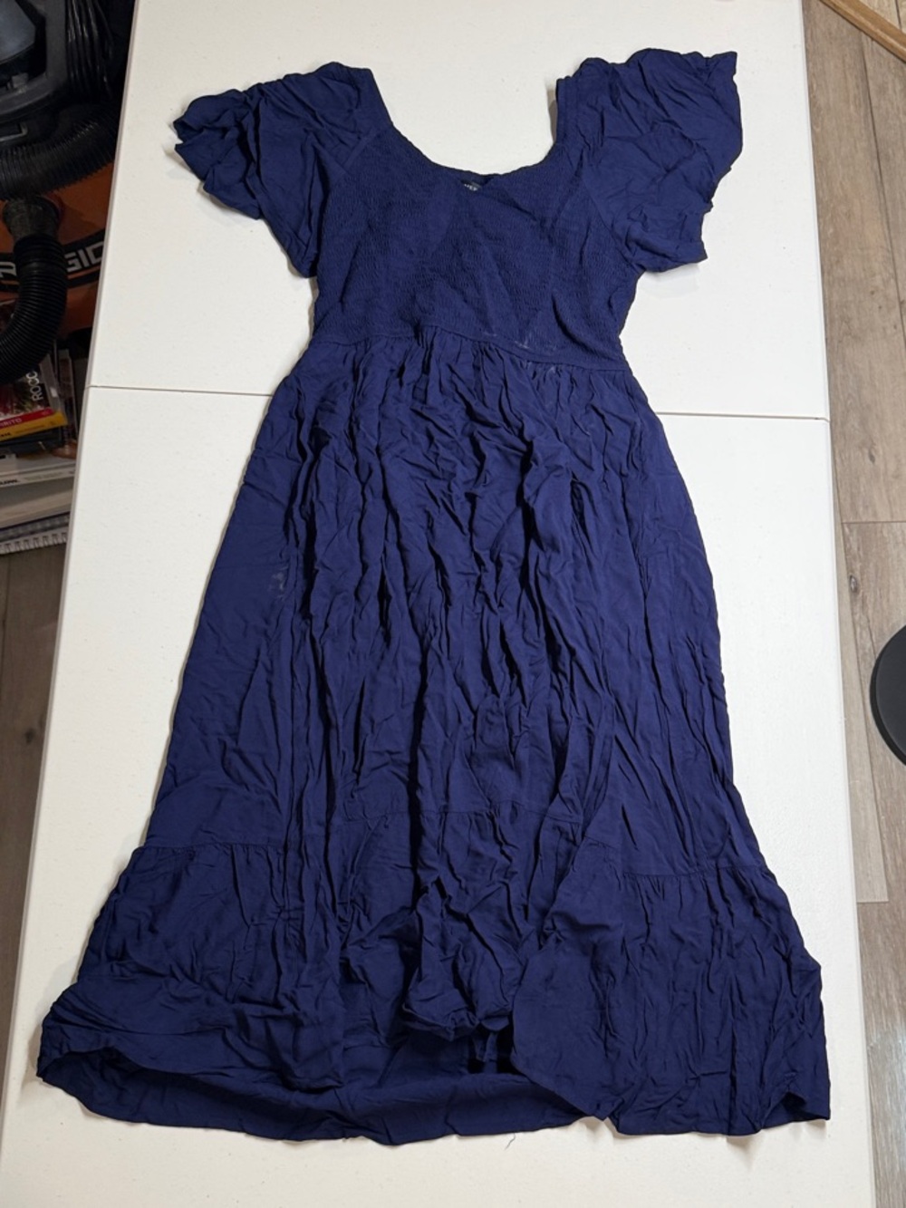 Elegant Navy Blue Maxi Dress with Short Puff Sleeves